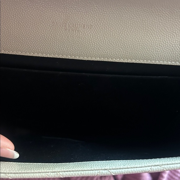 Elegant Cream Quilted Clutch - Picture 4 of 10